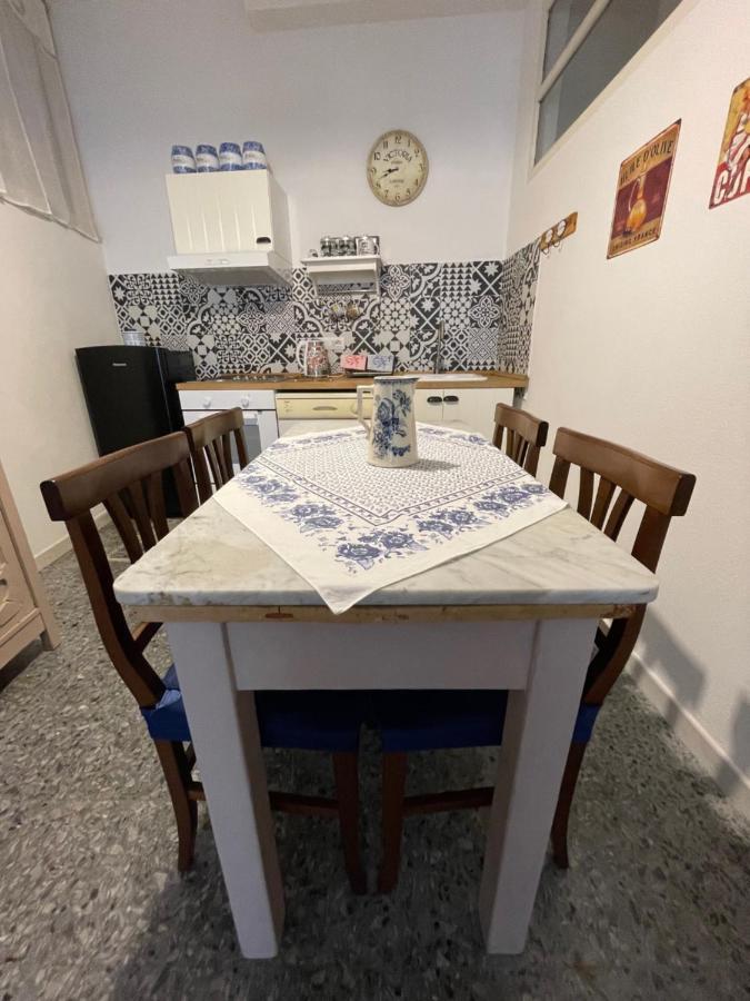 Back To The Past Appartement Olbia Buitenkant foto